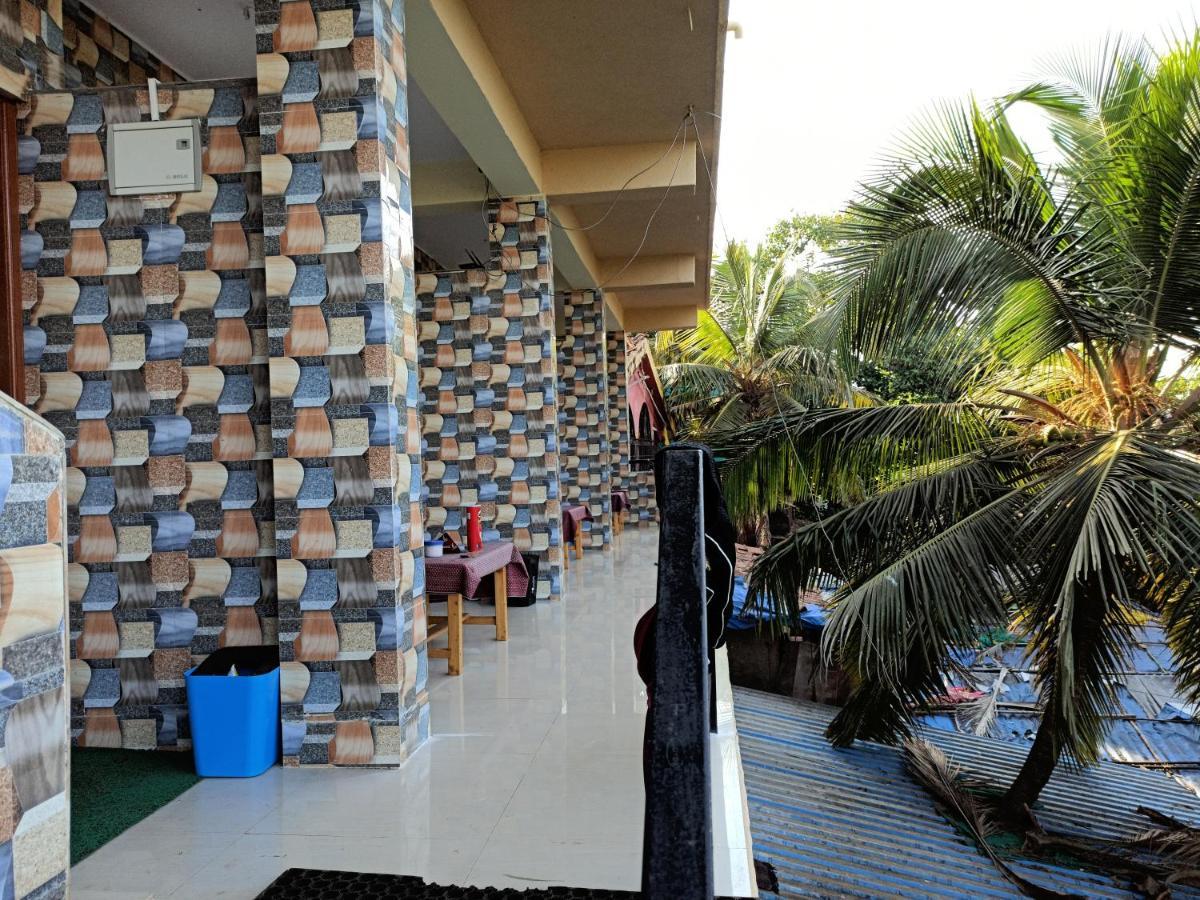 21Coconuts Inn アランボル エクステリア 写真